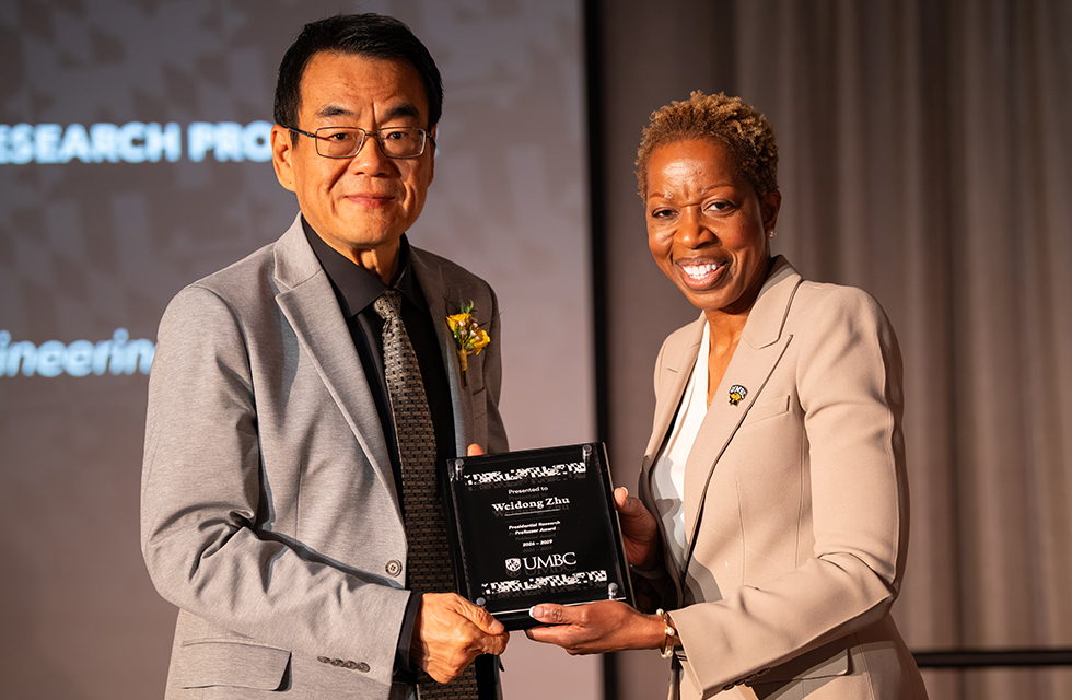 Professor Weidong Zhu receives PFSA award from President Valerie Sheares Ashby