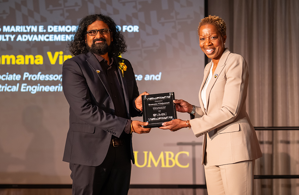 Associate Professor Ramana Vinjamuri receives PFSA award from President Valerie Sheares Ashby