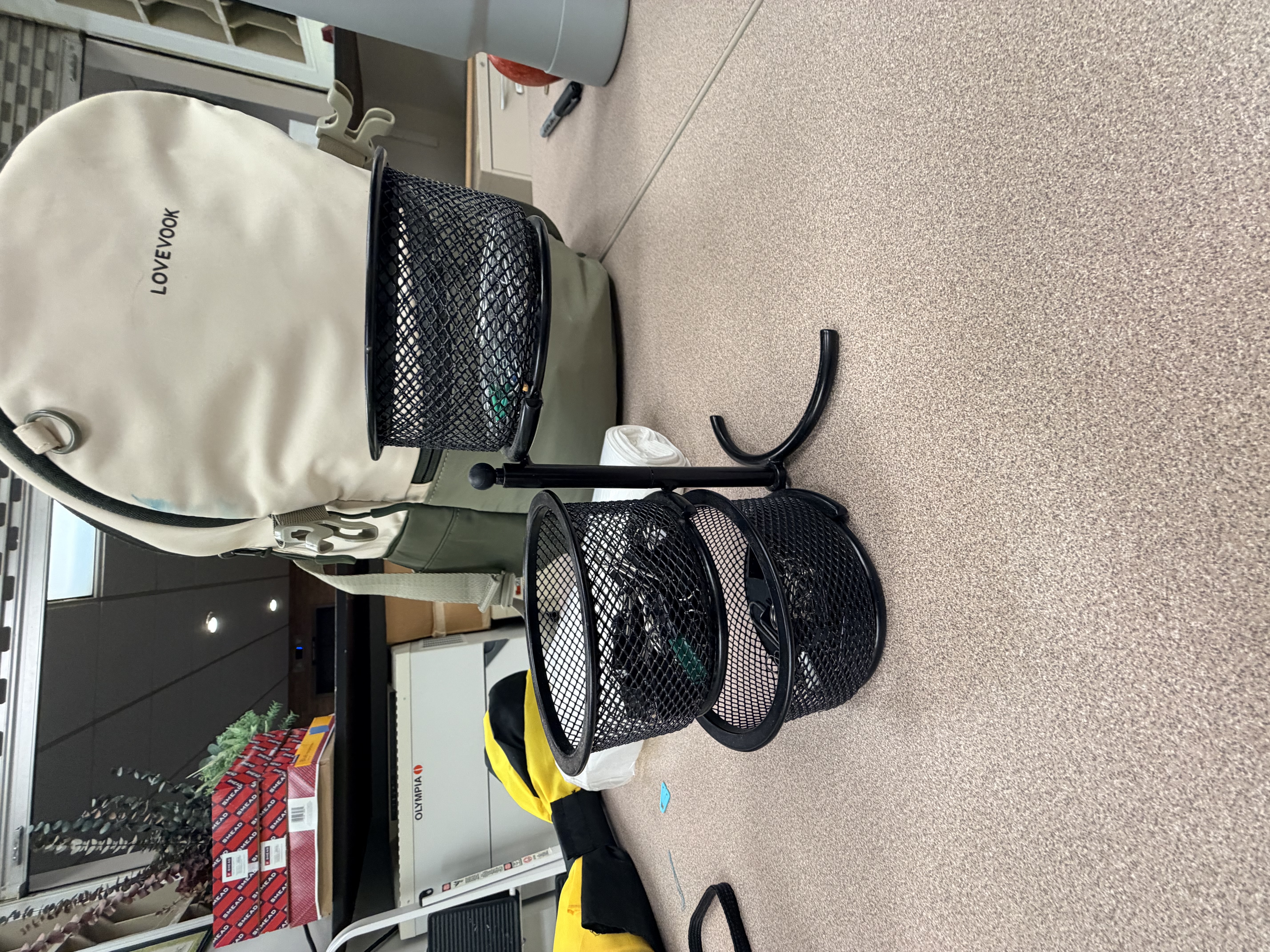 Desk organizer